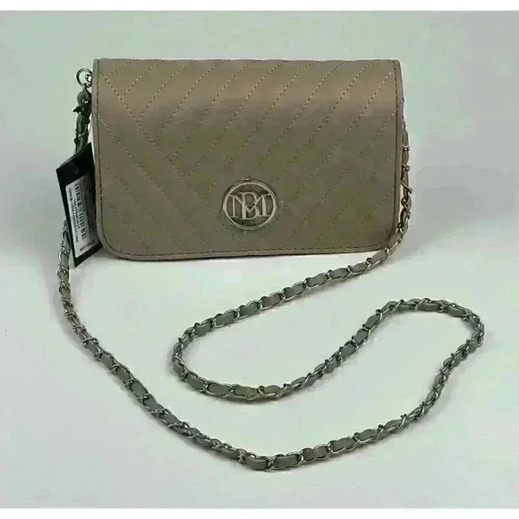 NEW! Badgley Mischka Women’s Studio Quilted Crossbody w/ Round Logo Bag NWT $69 - Picture 3 of 6